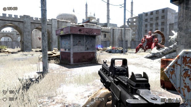 Ein ausgewachsener Arachnoid nähert sich Sam.